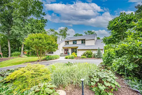 45 Caleb Brewster Rd, East Setauket, NY 11733