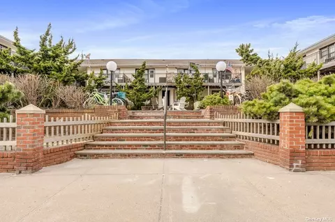 65 W Broadway #7A, Long Beach, NY 11561