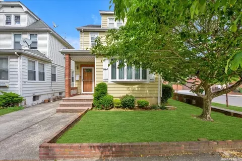 46-63 189th St, Flushing, NY 11358