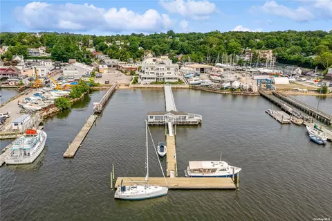 433 Main St #211, Port Washington, NY 11050