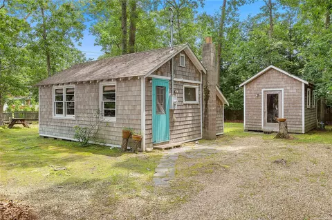 54 Fort Pond Blvd, East Hampton, NY 11937