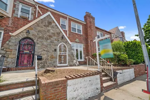 130-13 225th St, Laurelton, NY 11413