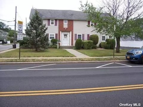 64 Union Ave, Lynbrook, NY 11563