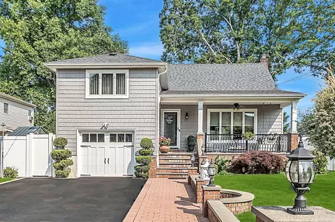 1849 Stuyvesant Ave, East Meadow, NY 11554
