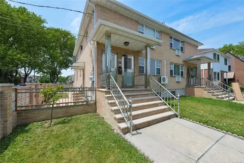43-46 192nd St, Flushing, NY 11358