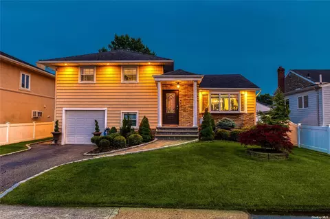 2670 Landing Ave, Bellmore, NY 11710
