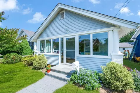 770 Knapp Pl, Greenport, NY 11944