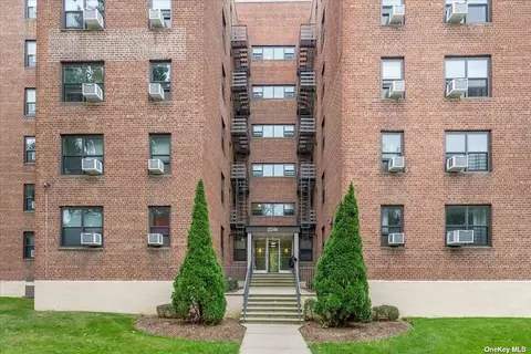 212-04 75th Ave #4M, Bayside, NY 11364