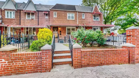 25-04 86 St, East Elmhurst, NY 11369