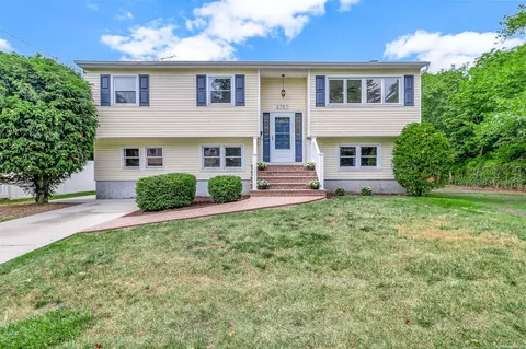 3757 Waverly Ave, Seaford, NY 11783