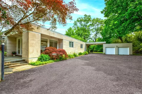 2 Jackson Ln, Glen Cove, NY 11542