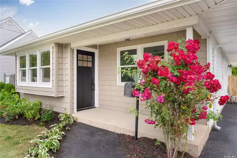 683 Deer Park Ave, Babylon, NY 11702