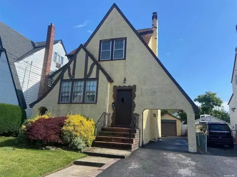 58 Orleans Rd, Valley Stream, NY 11581