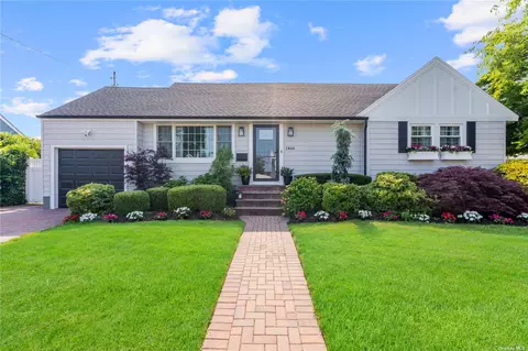 2466 Margaret St, Bellmore, NY 11710