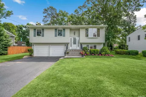 153 Lawrence Ave, Hauppauge, NY 11788