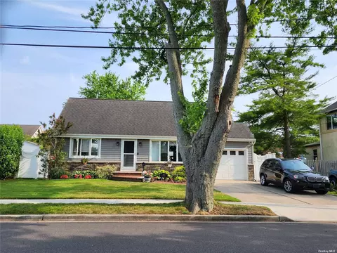 283 Evans Ave, Oceanside, NY 11572