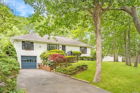 116 Argonne E Rd, Hampton Bays, NY 11946