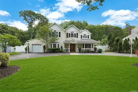 153 Grassy Pond Dr, Smithtown, NY 11787