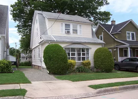 24 Herbert Ave, Port Washington, NY 11050