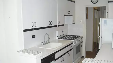 84-39 153rd Ave #5A, Howard Beach, NY 11414