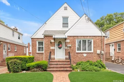 19 Princeton St, Valley Stream, NY 11580