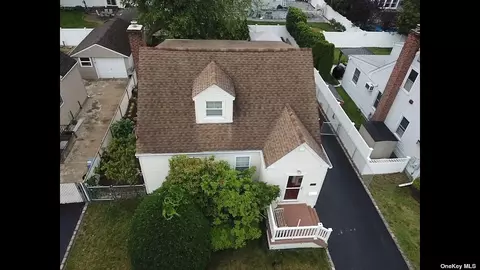 2364 Woodland Ave, Wantagh, NY 11793