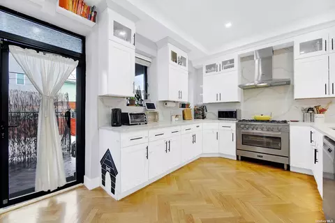 1138 E 35th St, Brooklyn, NY 11210