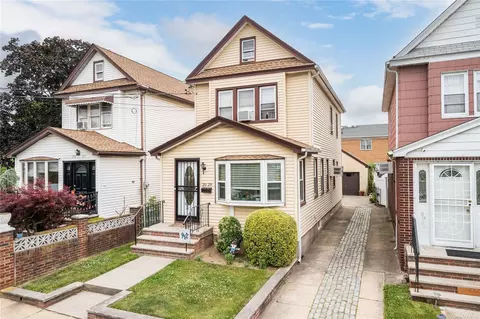 20-29 147th St, Whitestone, NY 11357