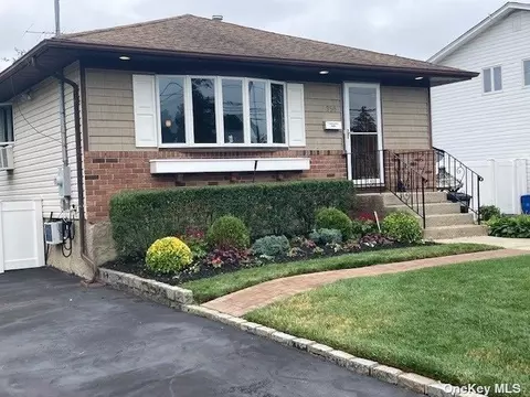 350 Chelsea Ave, West Babylon, NY 11704