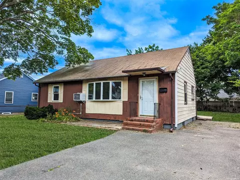 69 E Booker Ave, Wyandanch, NY 11798