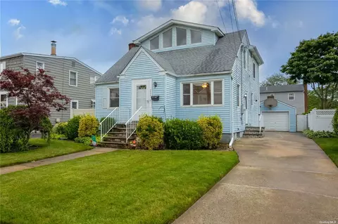 2455 Sycamore Ave, Wantagh, NY 11793