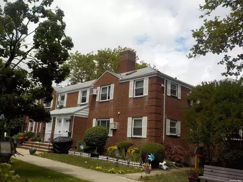 260-63 75th Avenue 2nd #2ND, Glen Oaks, NY 11004