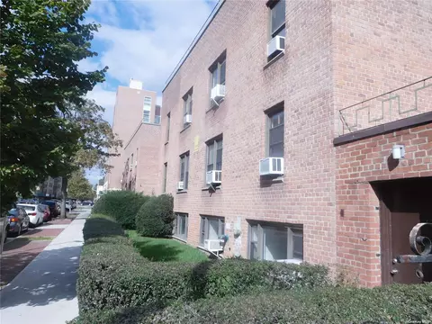 37-31 149 St #1B, Flushing, NY 11354