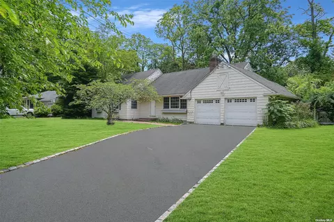 16 Homestead Path, Huntington, NY 11743