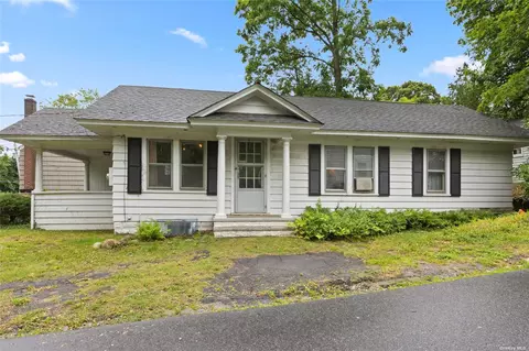 227 Christian Ave, Stony Brook, NY 11790