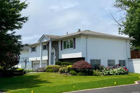 12 Rockland Dr, Jericho, NY 11753