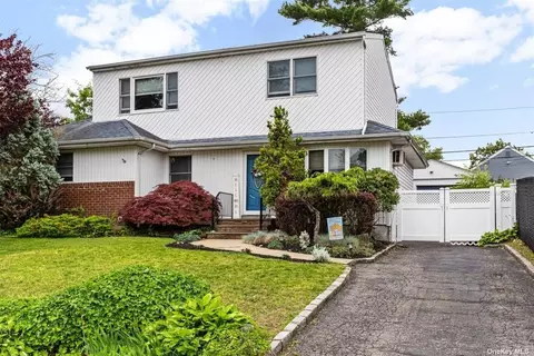 842 Mayer Dr, Wantagh, NY 11793