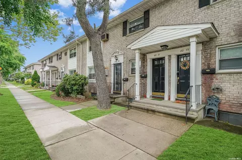 82-73 Langdale St #73, New Hyde Park, NY 11040