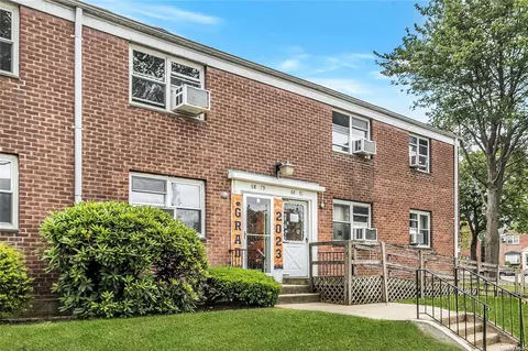 68-79 Bell Blvd #UPPER, Bayside, NY 11364