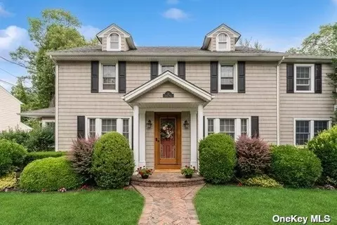 21 Judson Pl, Rockville Centre, NY 11570