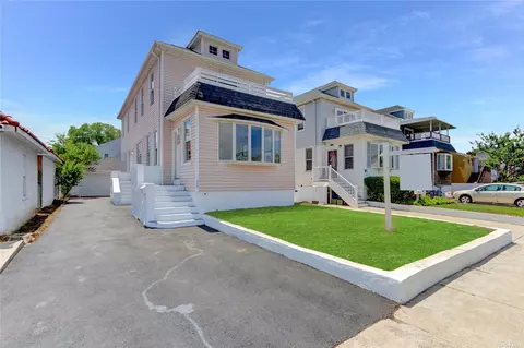 412 W Hudson St, Long Beach, NY 11561