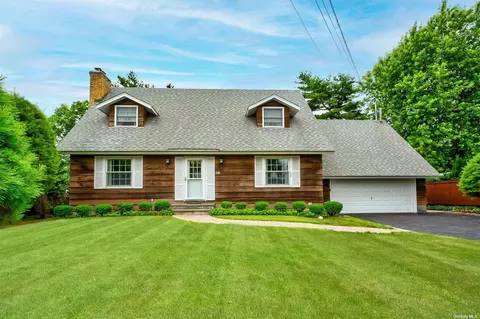 62 Alexander Ave, East Farmingdale, NY 11735