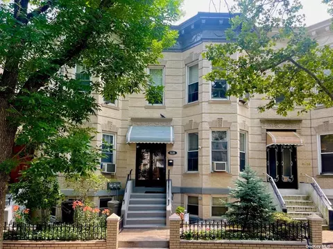 61-28 Gates Ave, Ridgewood, NY 11385