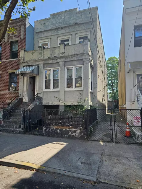 33-19 99th St, Corona, NY 11368