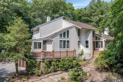 3 Old Mill Path, Nissequogue, NY 11780