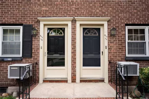 211-17 73 Ave #A, Bayside, NY 11364