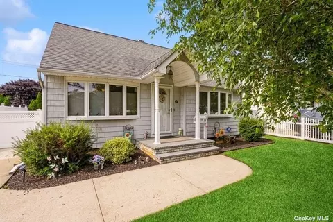58 Ketcham Ave, Hicksville, NY 11801