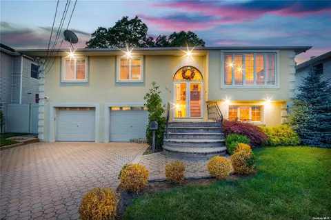 2918 Moreland Ave, Oceanside, NY 11572