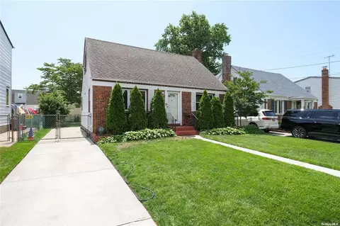 6 S Jasper St, Valley Stream, NY 11580