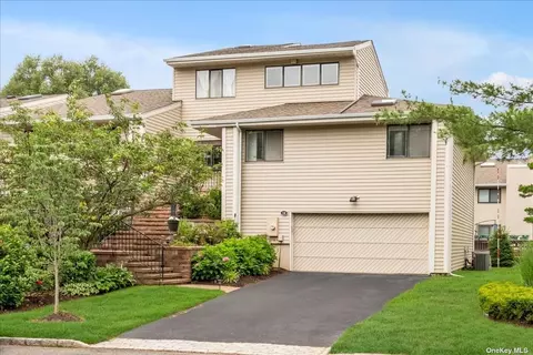 14 Pheasant Ln #0, Woodbury, NY 11797